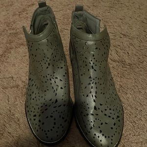 Cg boots grey like new worn once